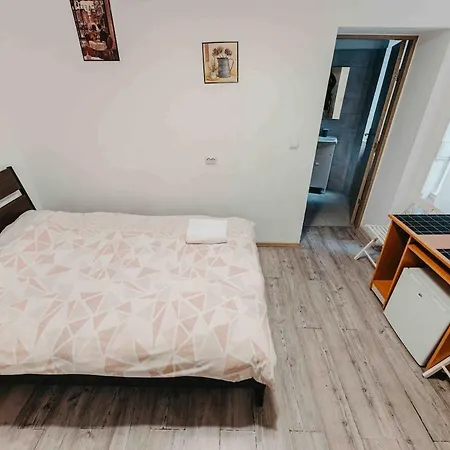 Cozy Amzei *